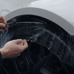 Mainostarrat autoon – näkyvyyttä liikkeellä